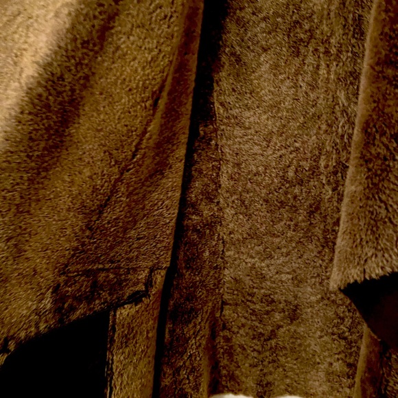 Vince L shearling vest - Picture 2 of 5